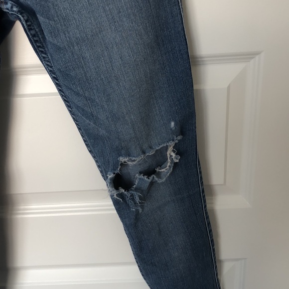 Abercrombie and Fitch skinny ripped jeans - Picture 3 of 4